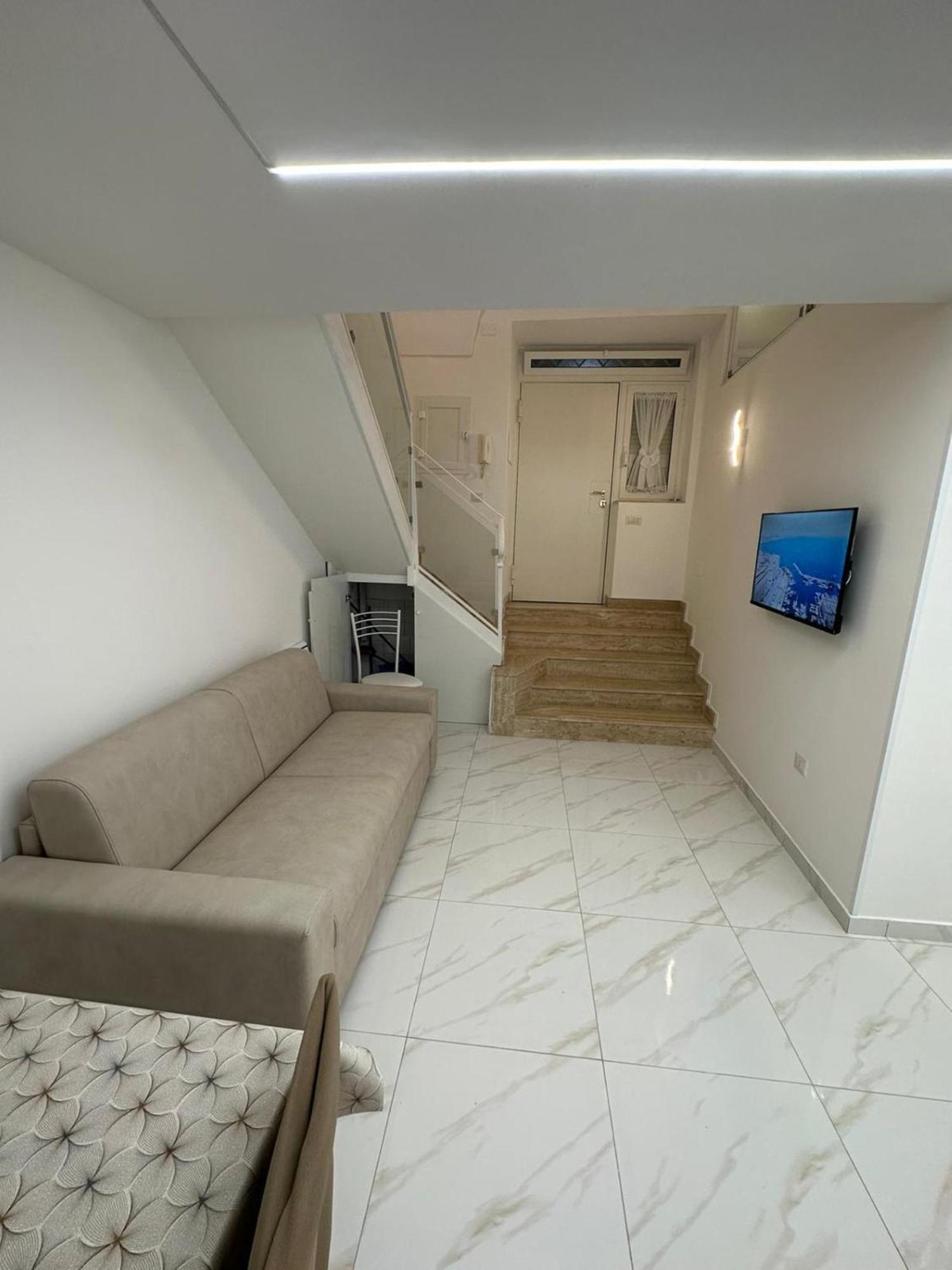 Dimora Nei Quartieri Spagnoli Napoli Bagian luar foto